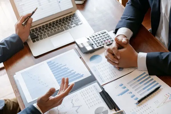 Creditul potrivit nu este neapărat cel mai mare: cum îți estimezi corect capacitatea de plată